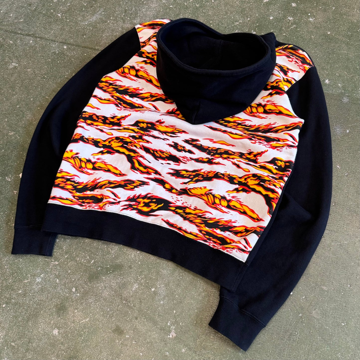 2007 Phenomenon Tiger Camo Hoodie (M/L) image 0