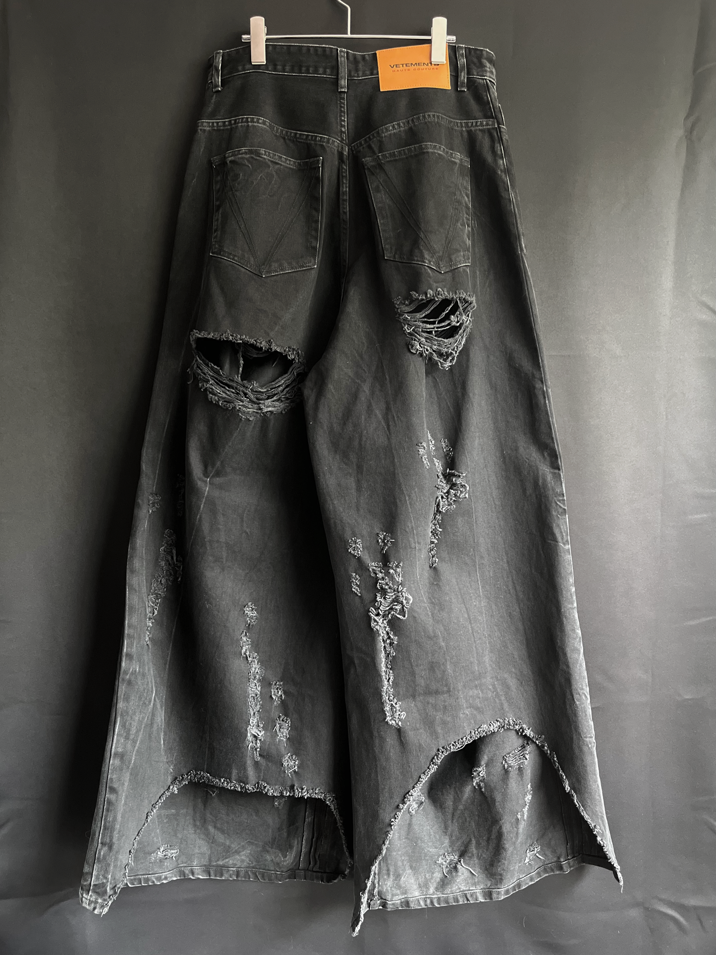Vetements Destroyed Baggy Denim (33W)￼