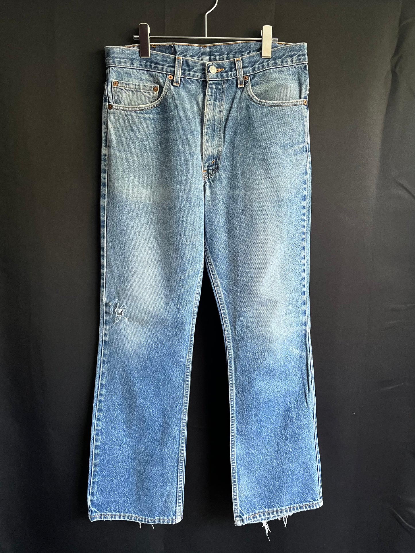 90s Levi’s 517 Bootcut Light Wash Denim (33W)