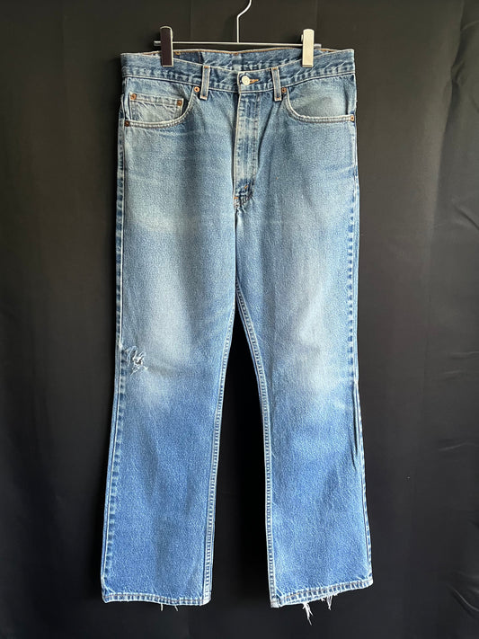 90s Levi’s 517 Bootcut Light Wash Denim (33W)
