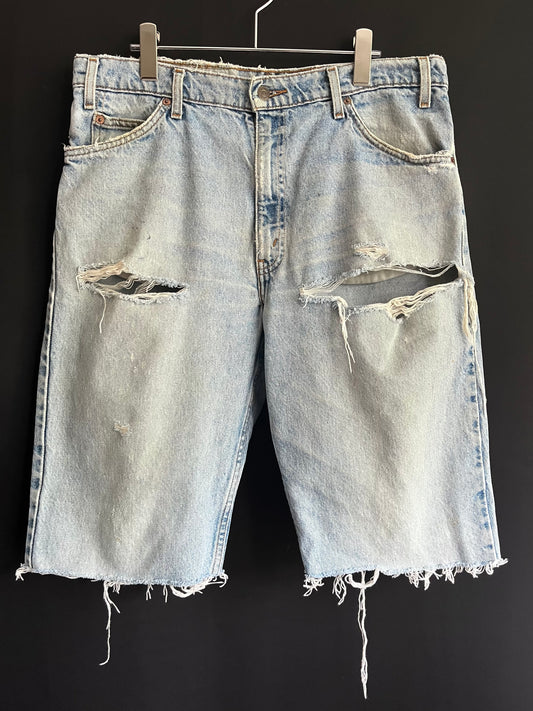90s Thrashed Levi’s Light Wash Jorts